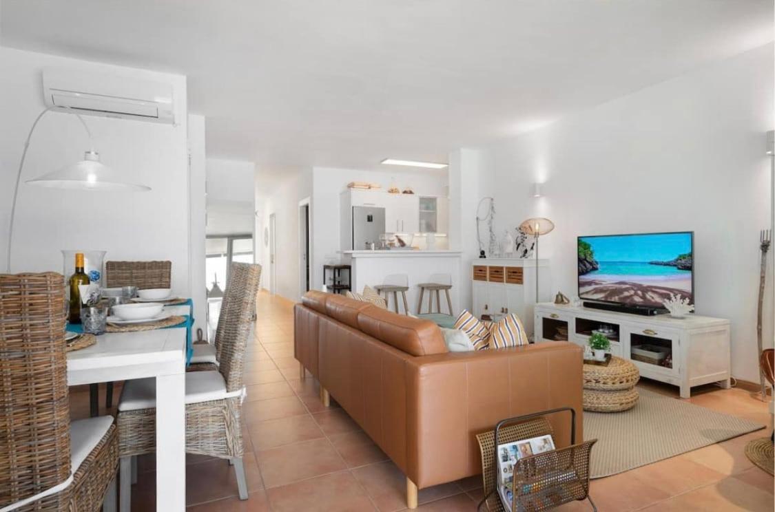 Cas Carbon3r-stunning Ground Floor In Front Of The Sea Appartement *