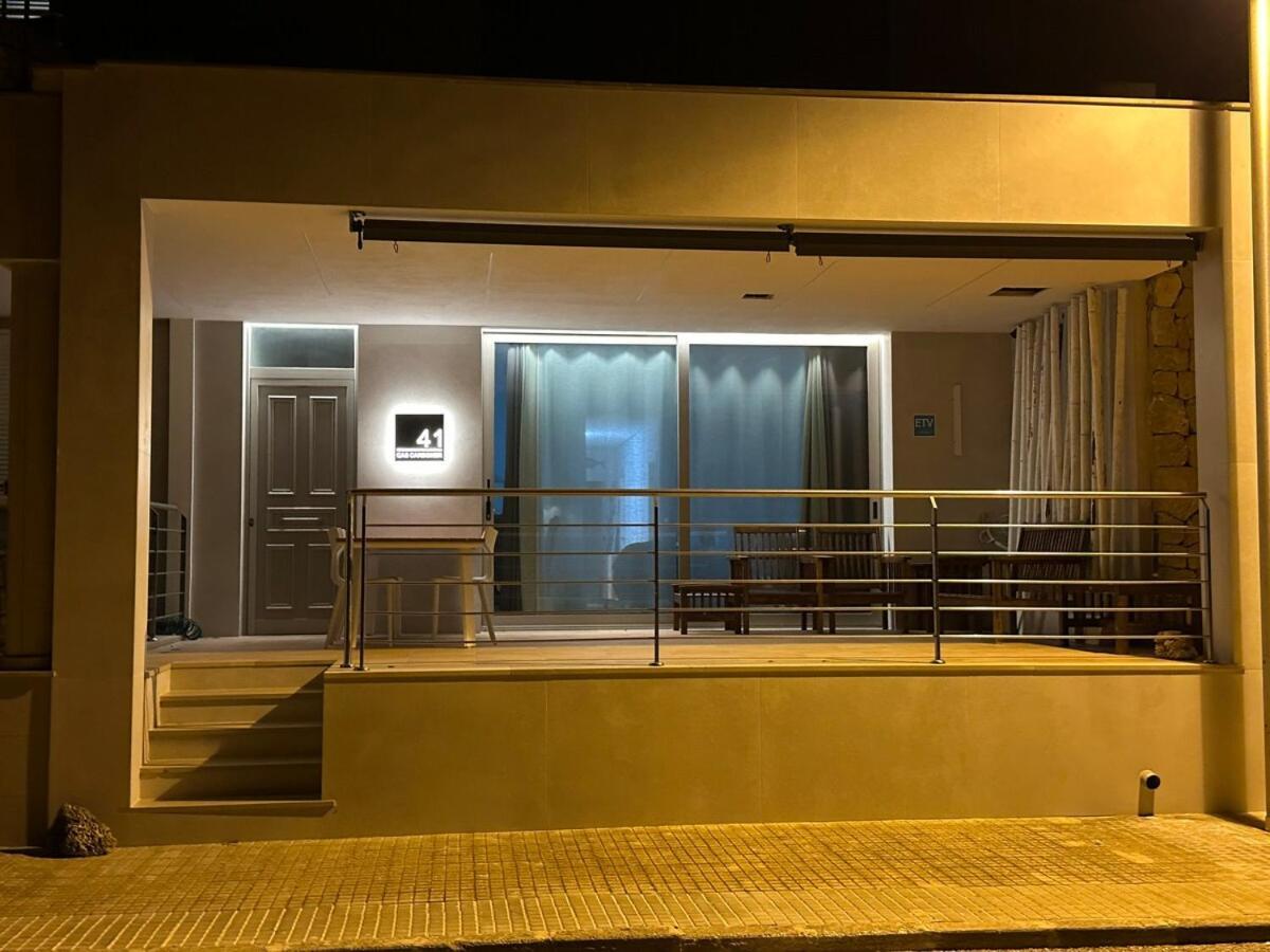 Apartment Cas Carbon3r-stunning Ground Floor In Front Of The Sea