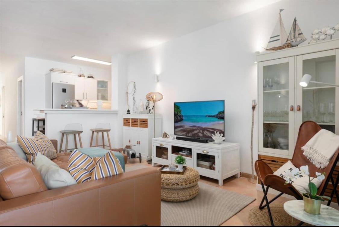 Cas Carbon3r-stunning Ground Floor In Front Of The Sea Apartment Alcudia (Mallorca)