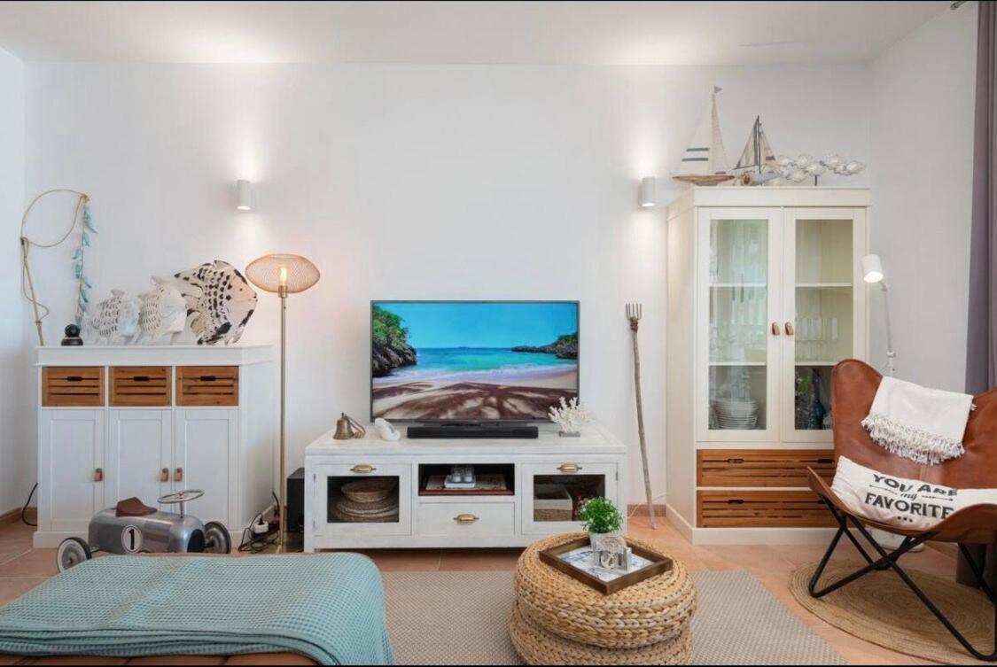 Cas Carbon3r-stunning Ground Floor In Front Of The Sea